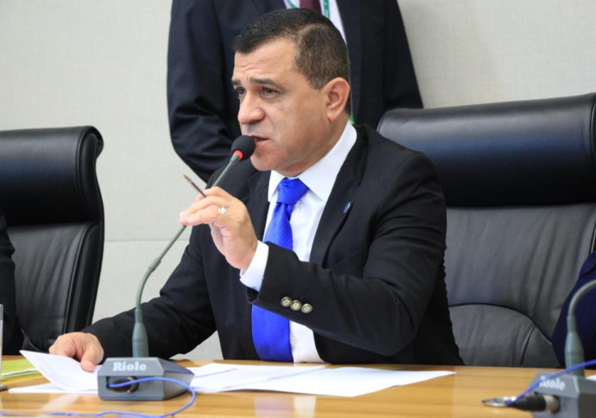 Deputado Martins Machado apresenta projeto para orientar famílias sobre uso de telas por crianças