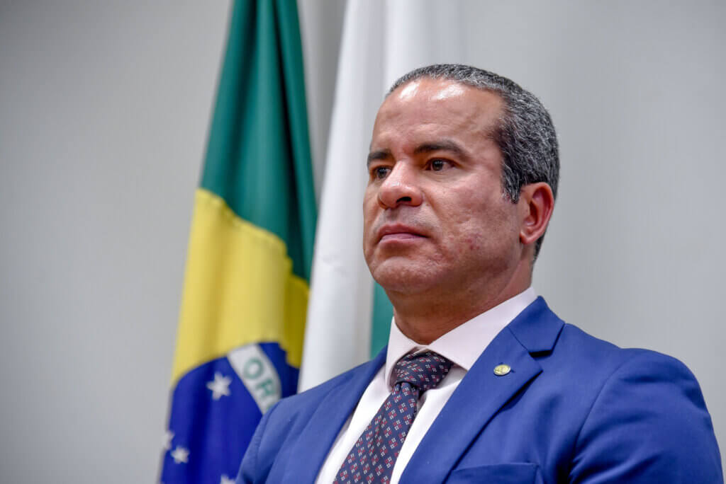 Fred Linhares garante avanço de projeto que inclui Polícia Penal do DF no Fundo Constitucional