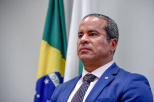 Fred Linhares garante avanço de projeto que inclui Polícia Penal do DF no Fundo Constitucional