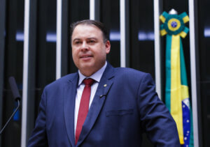 Julio Cesar Ribeiro propõe diretrizes para prevenção e tratamento da diástase abdominal