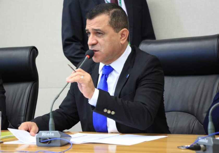 Lei de Martins Machado institui sinalização “60+” no DF