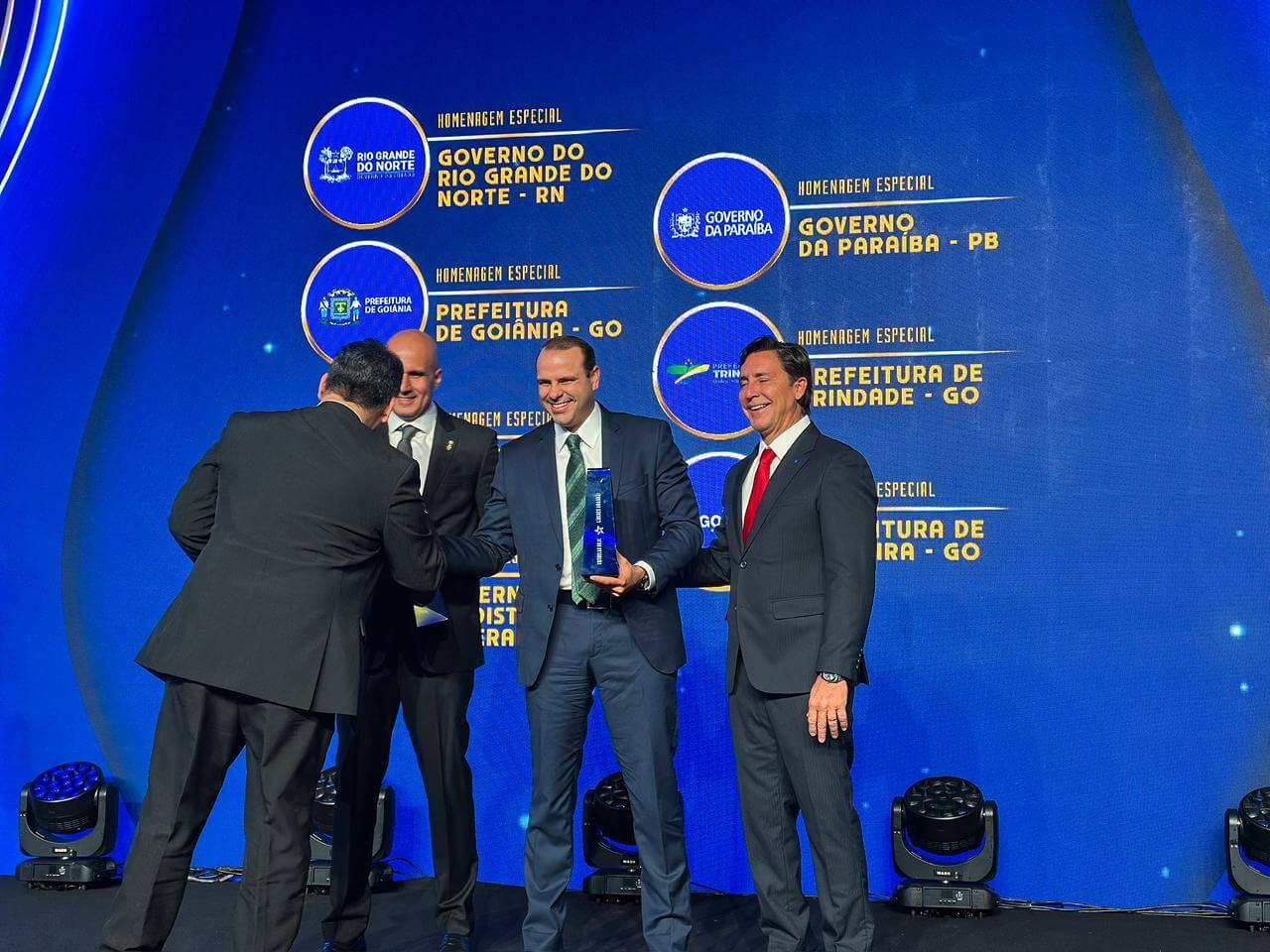 Renato Junqueira é homenageado em premiação nacional do desporto universitário