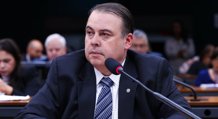 Julio Cesar Ribeiro propõe incentivo educacional para atletas beneficiários do Bolsa-Atleta