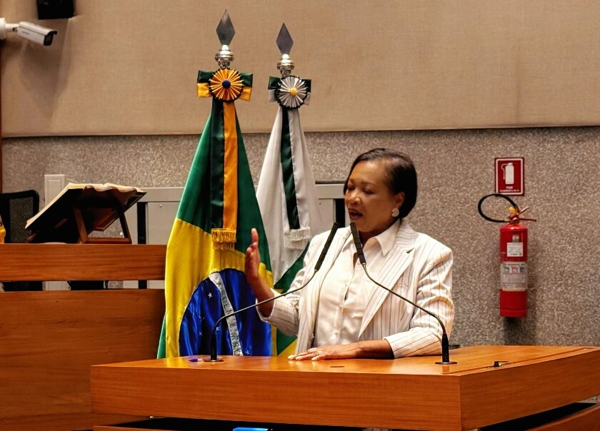 Doutora Jane se abstém em votação sobre o BRB e defende transparência para decisão segura