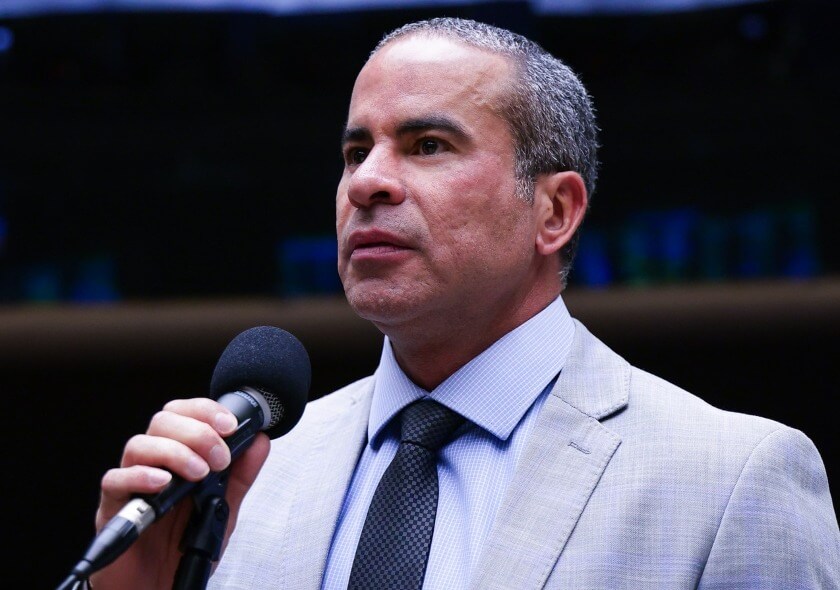 Projeto de Fred Linhares cria identificação nacional para cuidadores de pessoas com deficiência