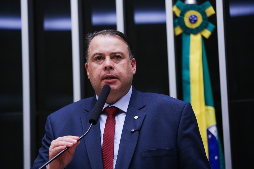 Lei de Julio Cesar Ribeiro fortalece a saúde bucal infantil em todo o país