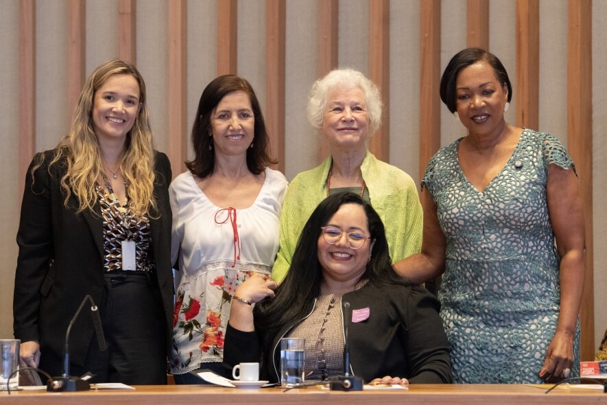 Doutora Jane promove sessão solene em homenagem às doulas e apresenta projeto de valorização da categoria