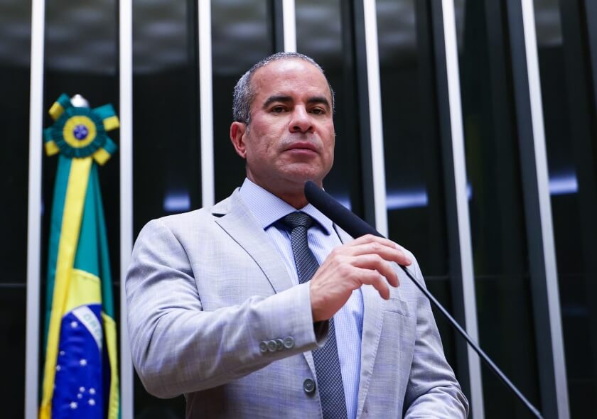 Fred Linhares propõe prioridade para eficiência energética em hospitais públicos do SUS
